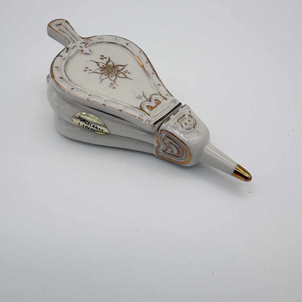 Vintage Porcelain Bellows Match Holder White Gold Trinket Box Porcelanas LINDA